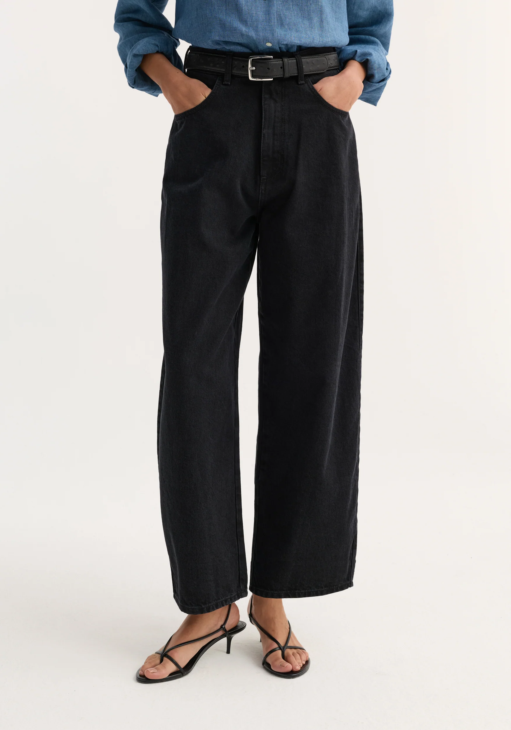 Barrel leg denim | black - Image 4