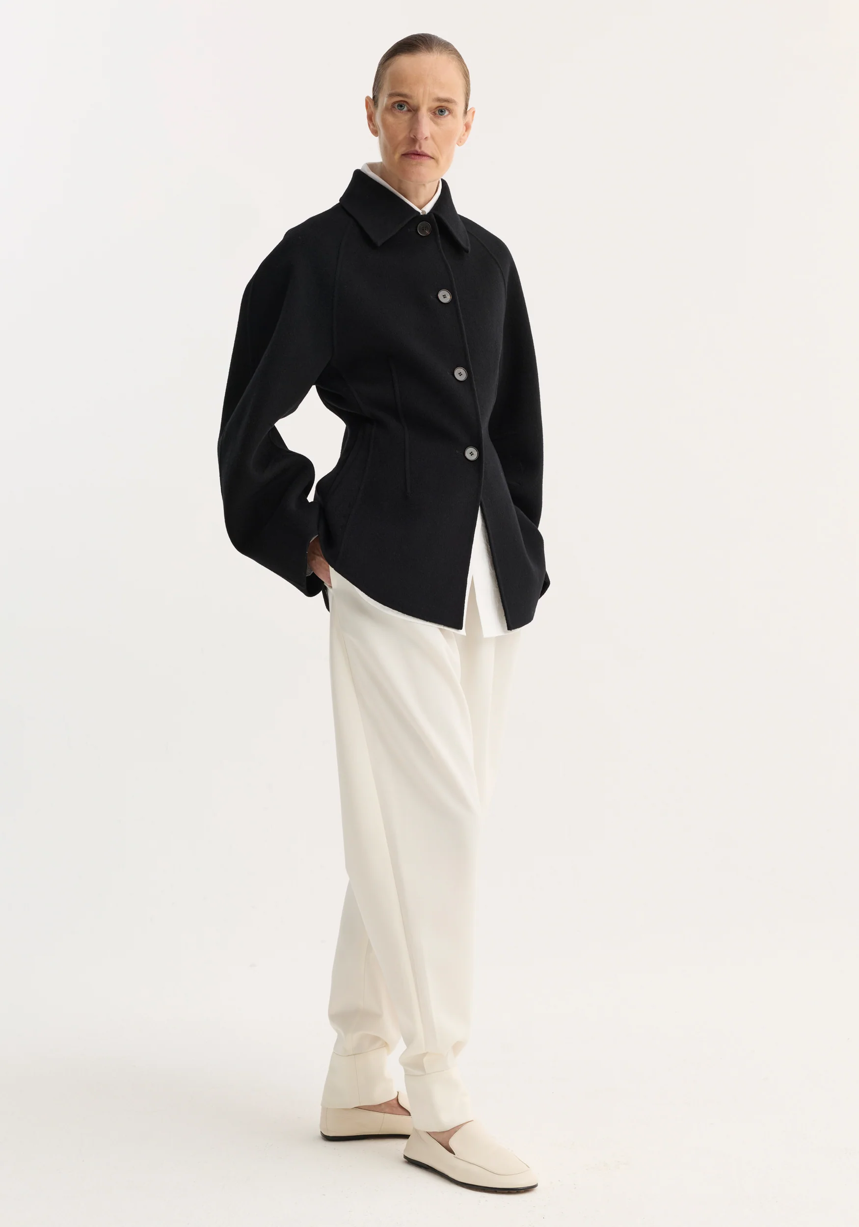 Double-faced sculptural jacket | black - Image 4