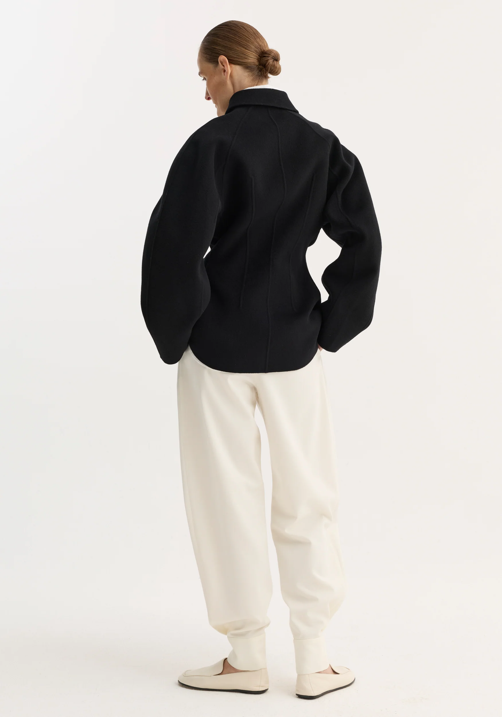 Double-faced sculptural jacket | black - Image 5