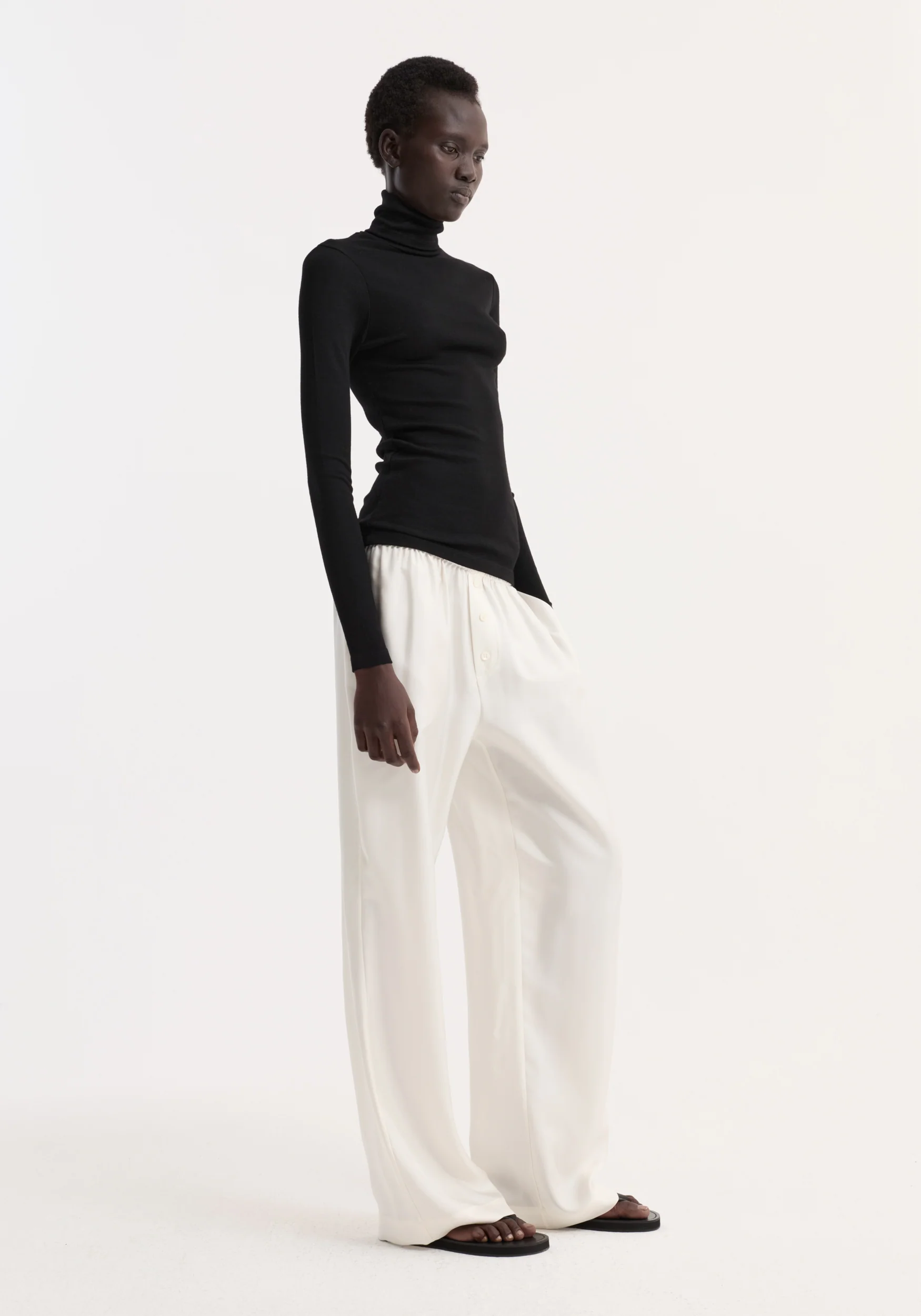Fine merino turtleneck | black - Image 4