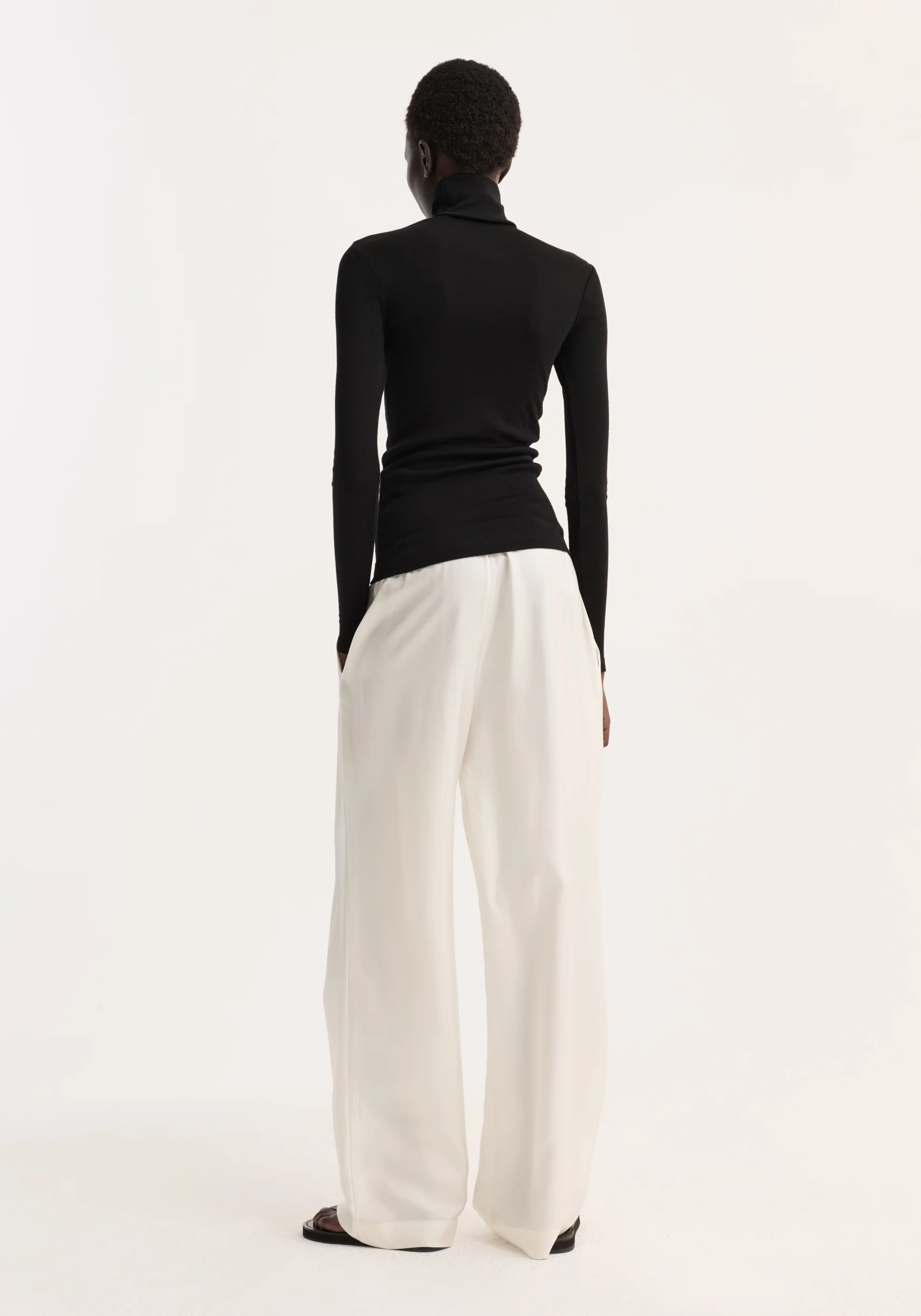 Fine merino turtleneck | black - Image 5