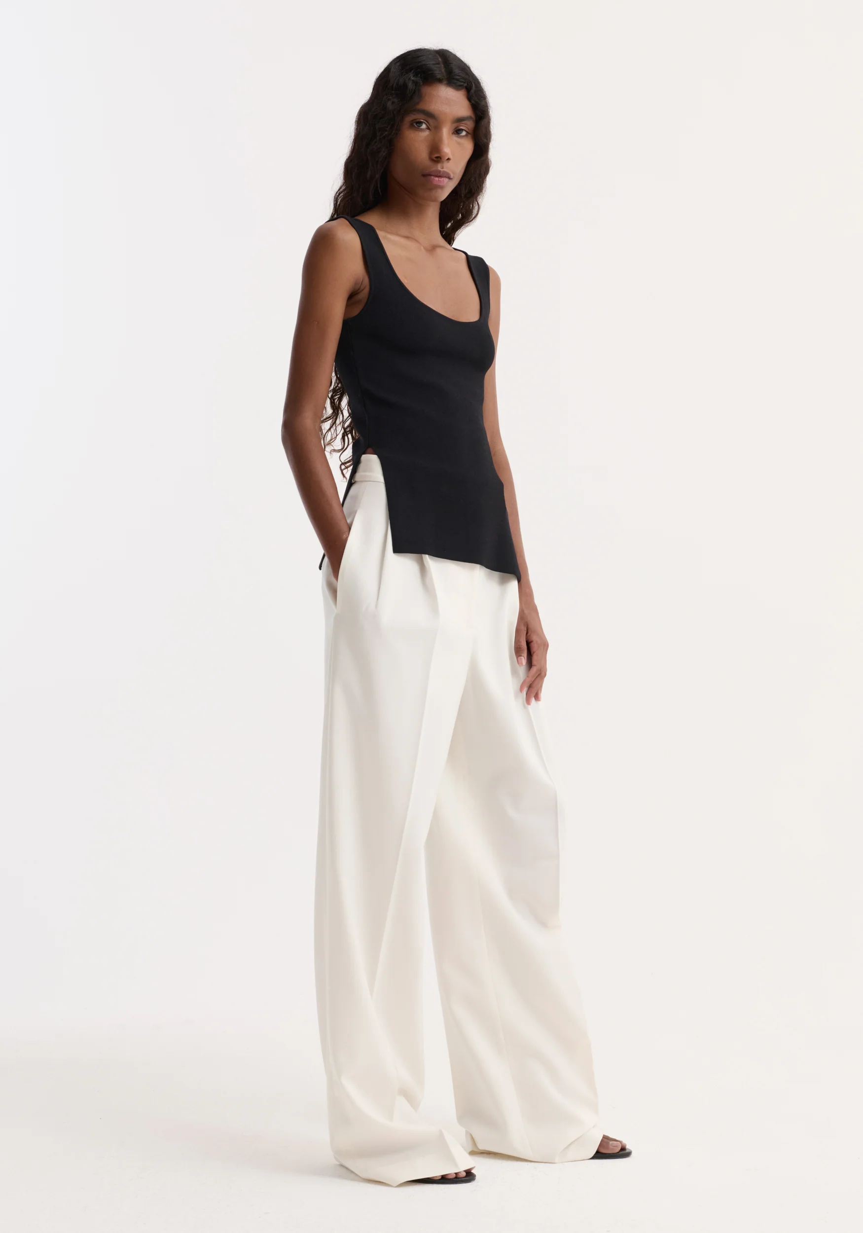 Long knitted bustier top | black - Image 4