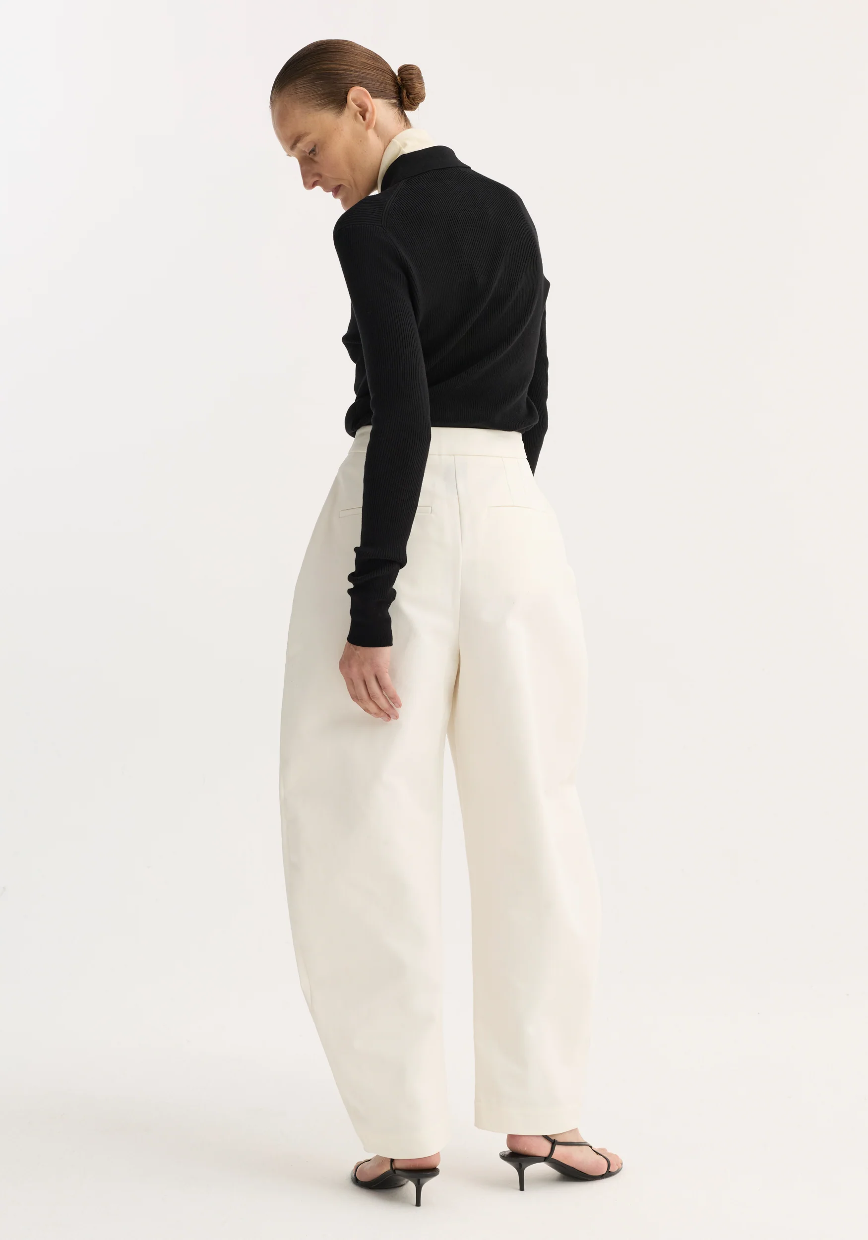 Sculptural trousers | paper white - Image 4