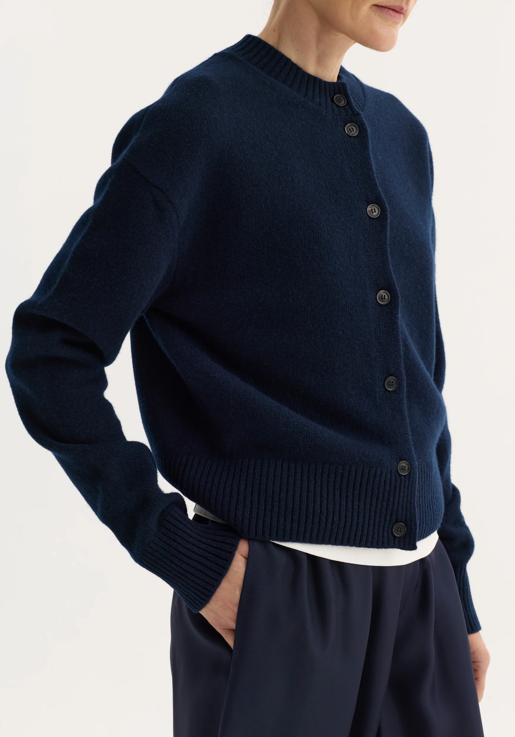 Short boiled cardigan | navy - Image 4