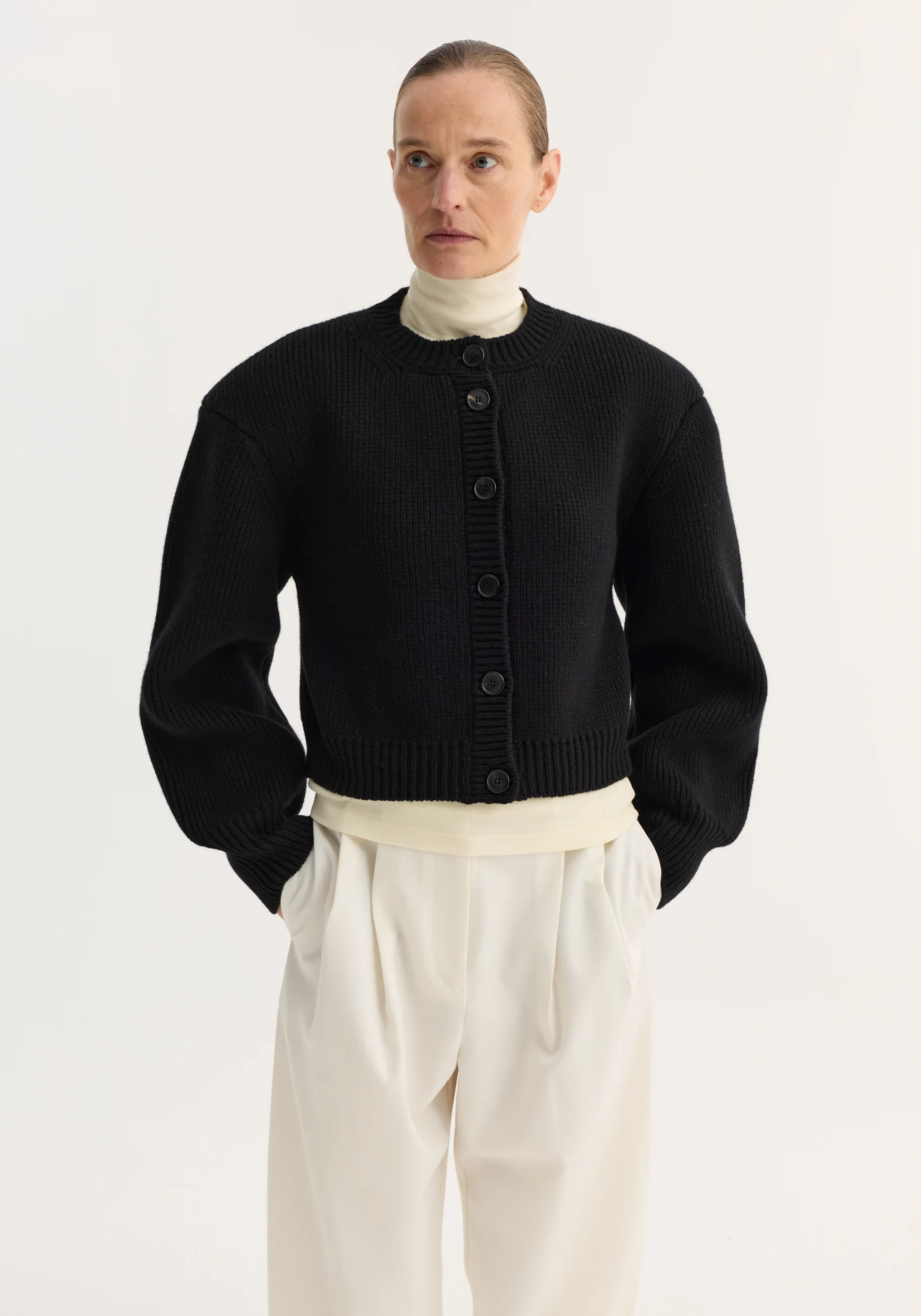 Statement shoulder cardigan | black - Image 4