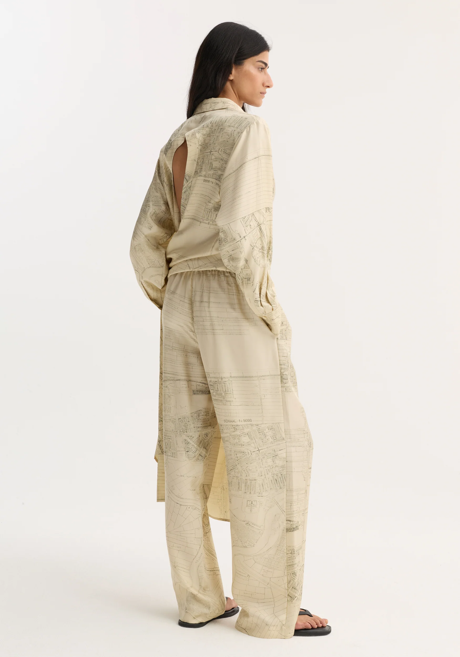 Wide leg silk trousers | Amsterdam - Image 4